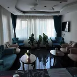 לינה וארוחת בוקר Aydin Otel